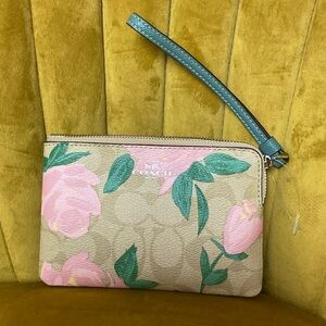 NEW! COACH Corner Zip Wristlet Camo Rose Floral Print Silver/Light Khaki Blush